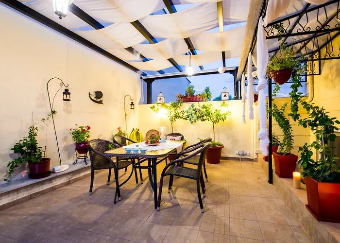 Mandani Villa Luxury Apartments